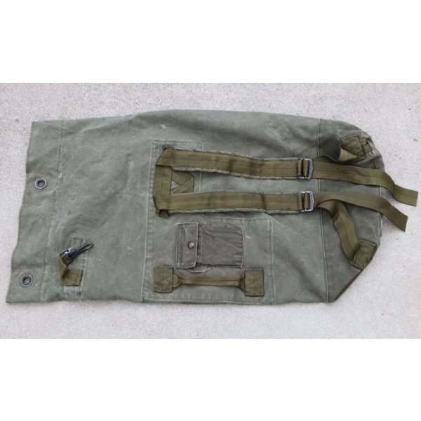 画像2: 米軍コットン製ダッフルバッグ後期型 第1騎兵師団ペイント入り