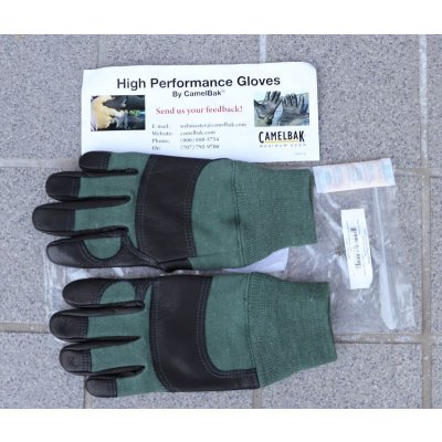 画像1: 米軍放出キャメルバックMXC DFARコンバットグローブ セージグリーン新品