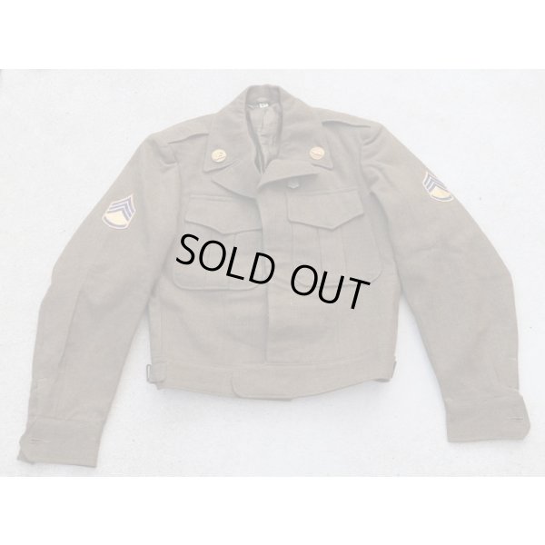 画像1: 第二次世界大戦 米軍M1944フィールドジャケット(アイクジャケット)機甲科二等軍曹徽章付きサイズ32R