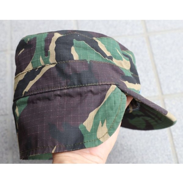 画像3: カンボジア軍フィールドキャップDPM迷彩サイズ57国連徽章付