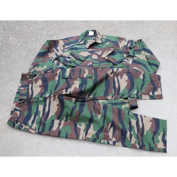 画像1: マレーシア軍 戦闘服上下セットM94ウッドランドストライプ迷彩