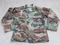 米軍ノンリップ生地ウッドランドBDUジャケット後期型MEDIUM-SHORT?第10山岳師団フルパッチ品