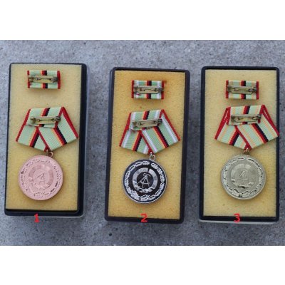 画像4: 東ドイツ 略綬・勲章 各種 新品