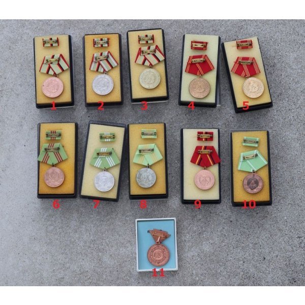 画像2: 東ドイツ 略綬・勲章 各種 新品