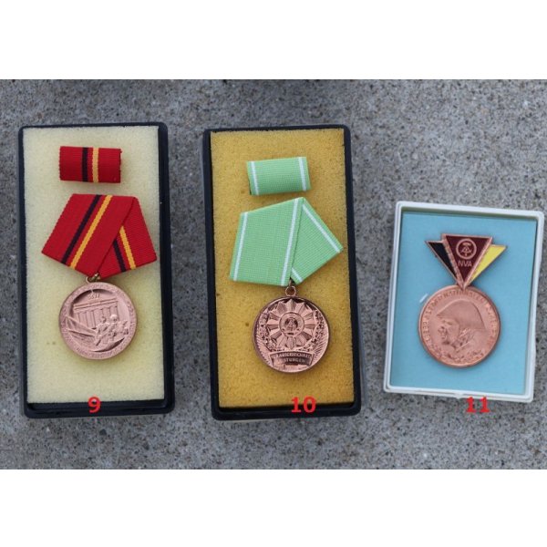 画像9: 東ドイツ 略綬・勲章 各種 新品