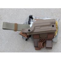 米軍放出サファリランド6004レッグホルスターFDE SUREFIRE X200・SUREFIRE X300ライト付きシグP226用 新品