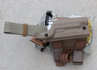 米軍放出サファリランド6004レッグホルスターFDE SUREFIRE X200・SUREFIRE X300ライト付きシグP226用 新品