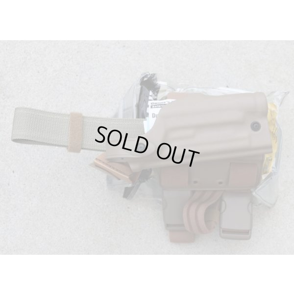 画像1: 米軍放出サファリランド6004レッグホルスターFDE SUREFIRE X200・SUREFIRE X300ライト付きシグP226用 新品