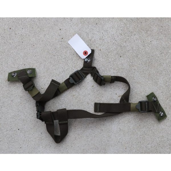 画像1: メーカー不明88式鉄帽用チンストラップ ネジ付き