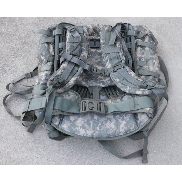 画像2: 米軍MOLLEIIラージリュックサックUCP迷彩(ACU迷彩)