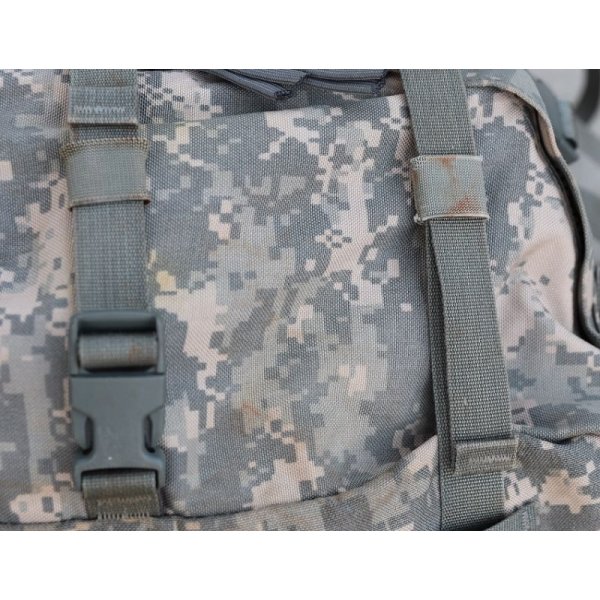 画像13: 米軍MOLLEIIラージリュックサックUCP迷彩(ACU迷彩)