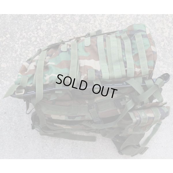 画像5: 米軍MOLLEIIラージリュックサック ウッドランド迷彩