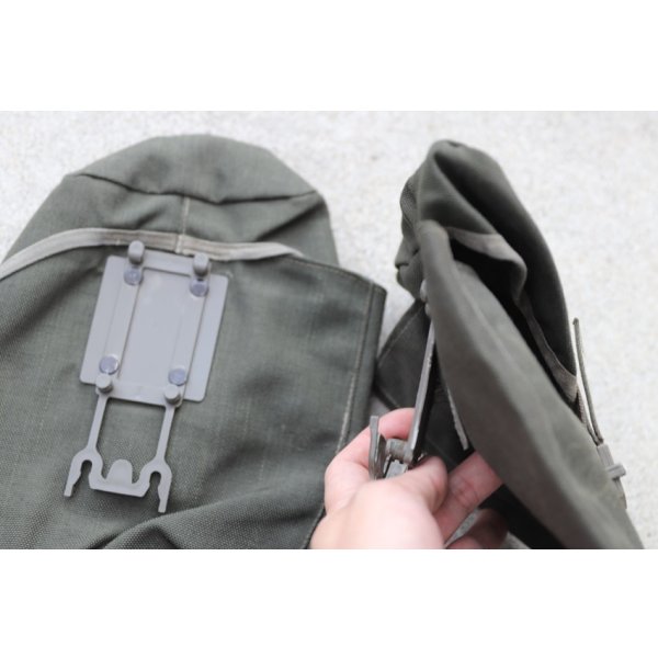 画像3: ドイツ連邦軍(西ドイツ軍)システム88キャンティーンポーチ初期型