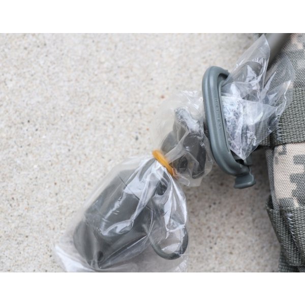 画像5: 米軍MOLLEII HYDRAMAXハイドレーションパック後期型UCP迷彩(ACU迷彩)ブラダー付き新品