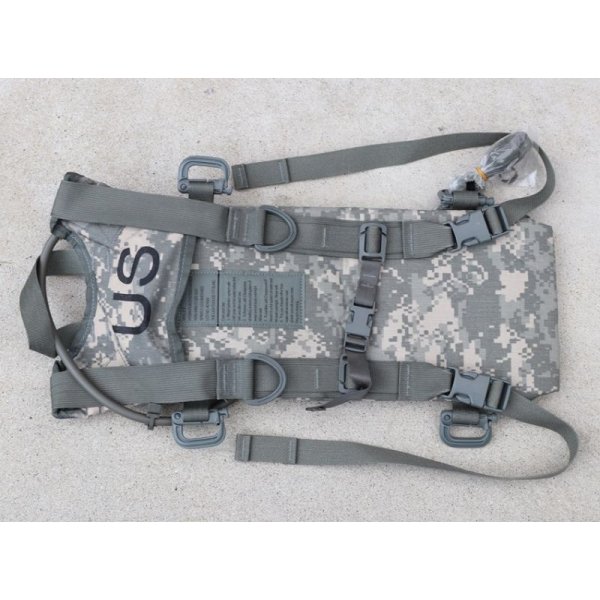 画像2: 米軍MOLLEII HYDRAMAXハイドレーションパック後期型UCP迷彩(ACU迷彩)ブラダー付き新品