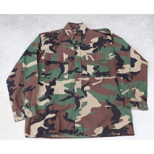 画像1: クロアチア軍 戦闘服シャツ ウッドランド迷彩サイズ40