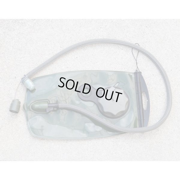 画像1: 米軍放出ソース1.5Lハイドレーションブラダー・チューブ・バルブセット新品