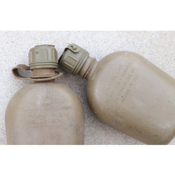 画像4: 米軍1QTキャンティーン後期型ガスマスク対応キャップ付き