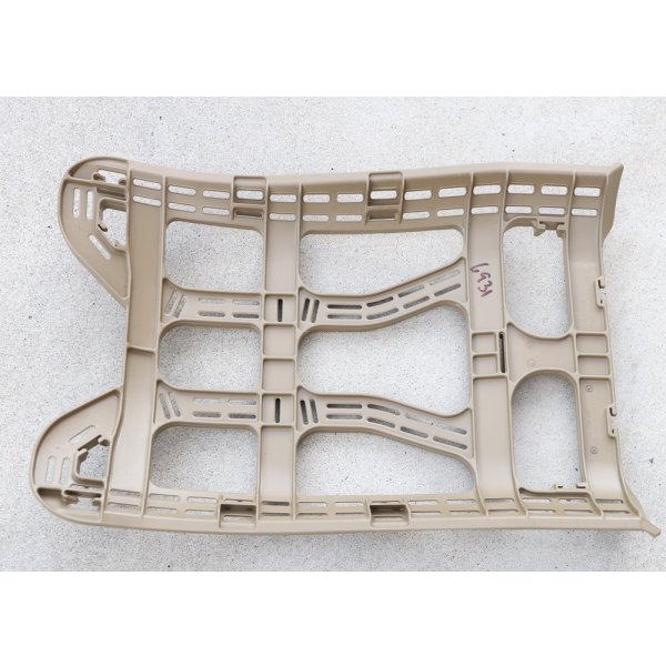 画像1: 米軍MOLLEIIバックパック用フレーム タン499新品