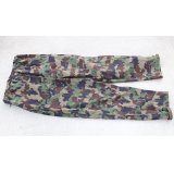 スイス軍フィールドパンツTAZ90迷彩48 76
