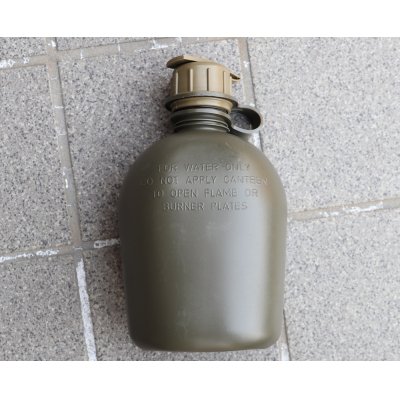 画像1: 米軍放出 民生品? 1QTキャンティーン初期型ガスマスク対応キャップ付き新品?
