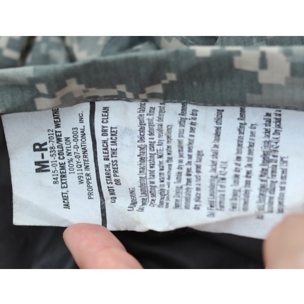 画像5: 米軍ECWCS Gen3 LV6ゴアテックスパーカーUCP迷彩(ACU迷彩)MEDIUM-REGULAR