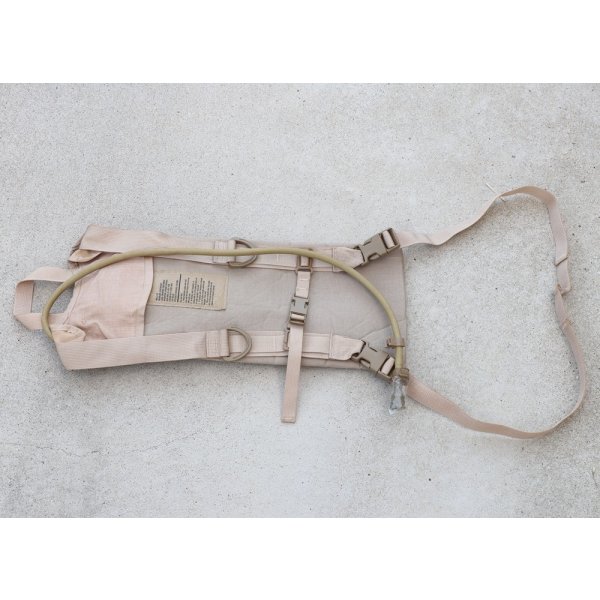 画像2: 米軍MOLLEII HYDRAMAXハイドレーションパック タン ブラダー付き新品