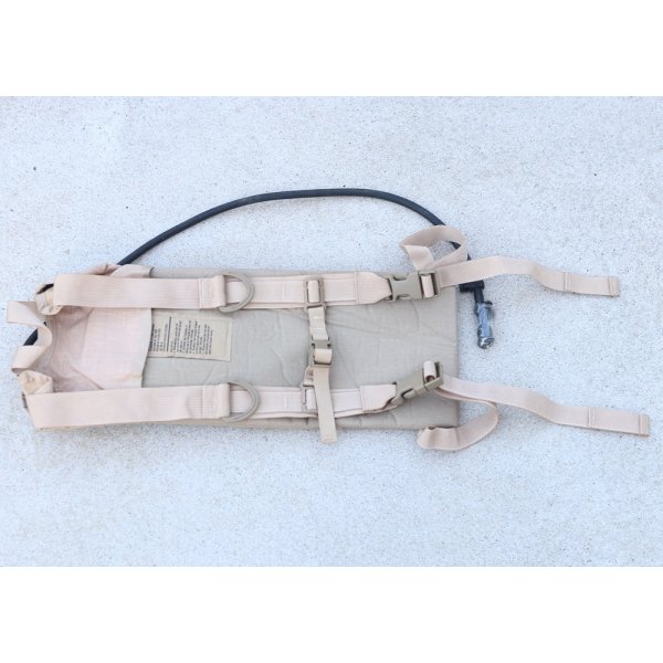 画像2: 米軍MOLLEII HYDRAMAXハイドレーションパック タン ブラダー付き新品