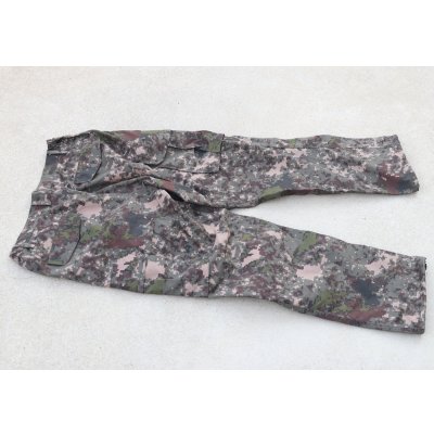 画像2:  韓国軍 戦闘服パンツ 韓国陸軍デジタル迷彩 新品?