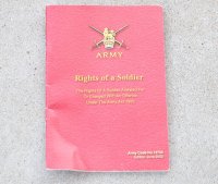 英軍陸軍逮捕起訴時マニュアル