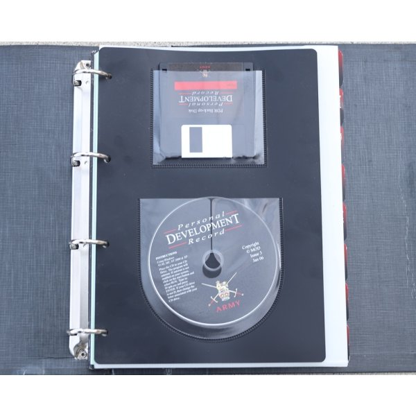 画像3: 英軍陸軍個人発展記録ファイル