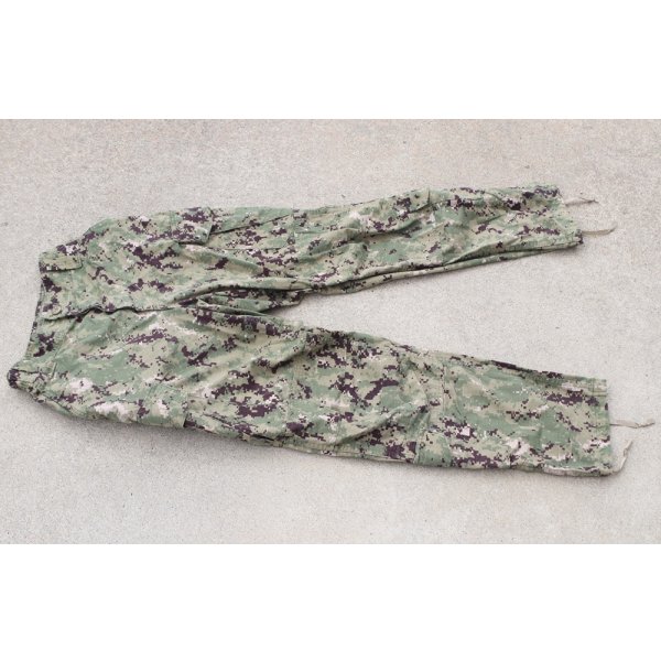 画像2: 米軍 米海軍NWU TYPE3(AOR2)パンツ