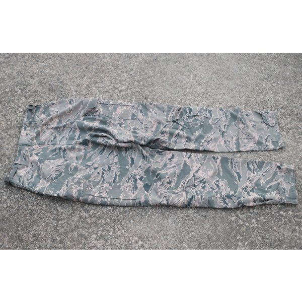 画像2: 米軍放出TFDUフライトパンツ  デジタルタイガー迷彩(ABU迷彩)MEDIUM-REGULAR