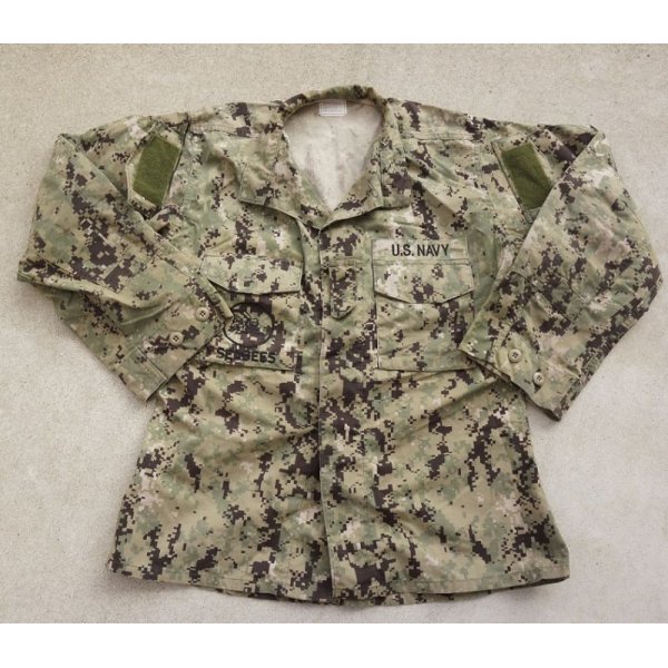 米軍・米海軍SEABEES刺繍入りNWU TYPE3（AOR2）ジャケット 