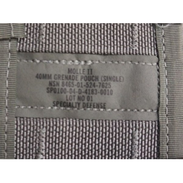画像3: 米軍MOLLEIIシングル40mmグレネードポーチUCP迷彩(ACU迷彩)新品 (3)