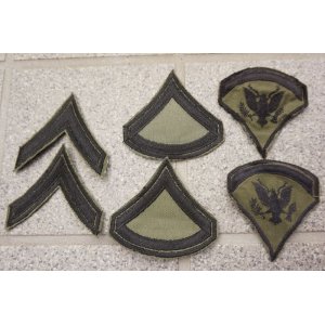 画像: 米軍ベトナム戦争 米陸軍 兵・下士官サテン生地サブデュード階級章 新品2枚セット