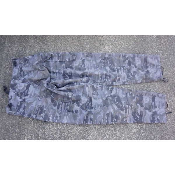 画像4: 映画「トゥモロー・ワールド」使用映画衣装セット英軍デジタルDPM迷彩(架空迷彩)スモック・パンツ・ヘルメットカバー・ボディアーマーカバーMEDIUM (4)