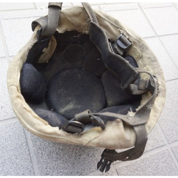 画像4: 英軍放出MSA製MICH-2000ヘルメット黒MEDIUM IDパッチ・DBT製コヨーテタンカバー付き (4)