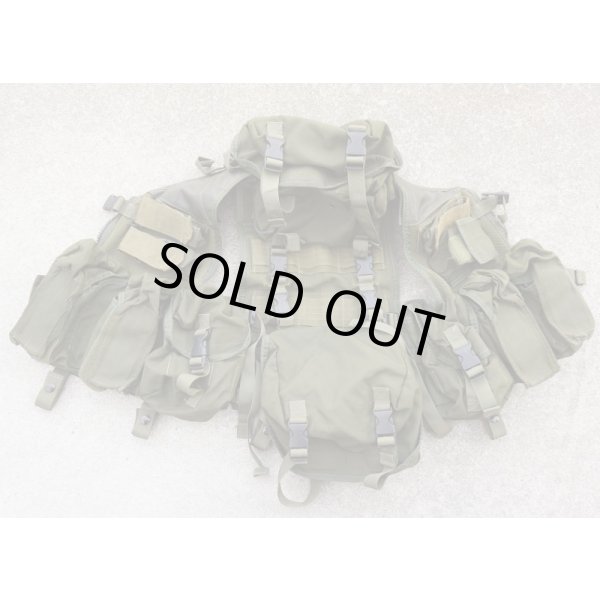 画像4: 米軍放出ブラックホークDOAVアサルトベスト中期型OD黒ファスロット バックパック付き (4)