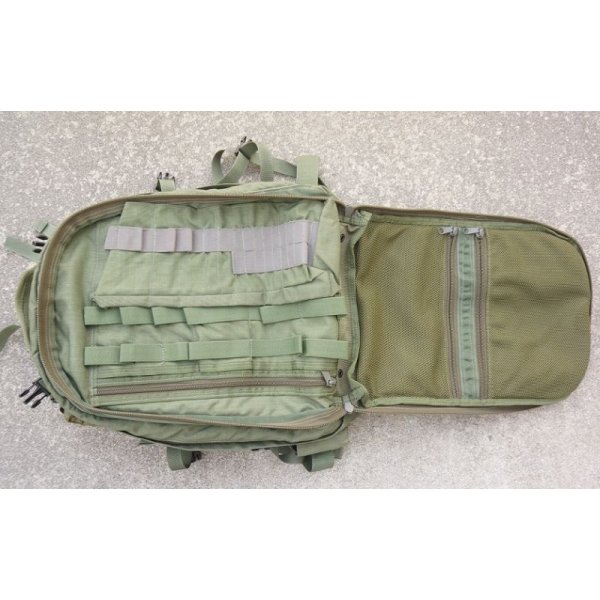 画像4: 米軍放出LBT-1562BメディカルパックOD黒ファスロット (4)