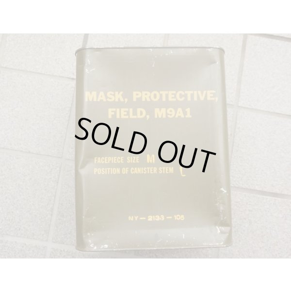 画像6: 米軍M9A1ガスマスク ガスマスクバッグ付き缶入りMEDIUM未開封新品 (6)