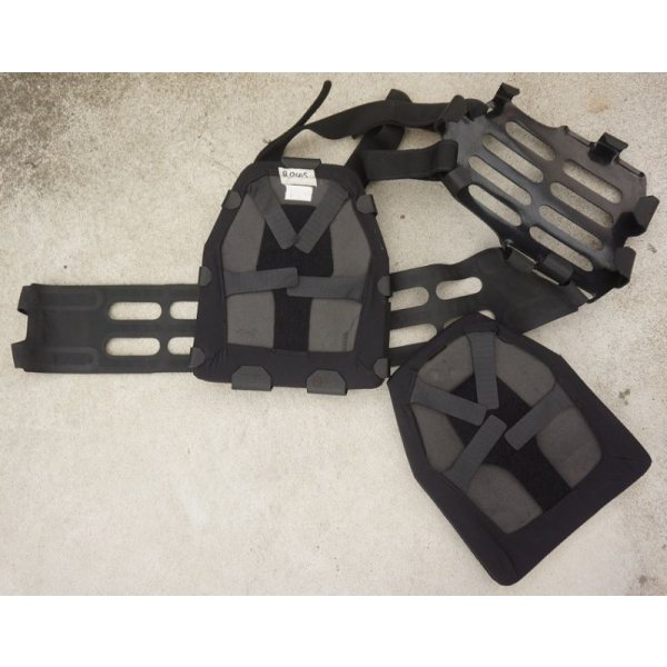 画像3: 映画「ハンガー・ゲーム」使用S&Sプレートフレーム特注仕様 黒(ダミープレート・SOCS付き) (3)