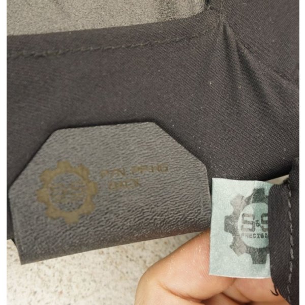 画像5: 映画「ハンガー・ゲーム」使用S&Sプレートフレーム特注仕様 黒(ダミープレート・SOCS付き) (5)