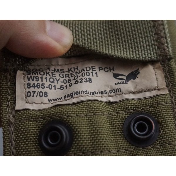 画像5: 米軍イーグルSFLCSスモークグレネードポーチ カーキ新品 (5)