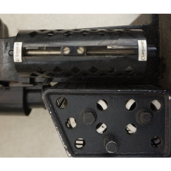 画像8: ドイツ第三帝国(ナチスドイツ)SS使用ツァイス・イコン製8mmフィルム用プロジェクター ケース入り (8)