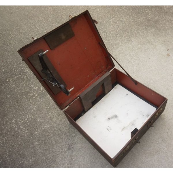 画像17: ドイツ第三帝国(ナチスドイツ)SS使用ツァイス・イコン製8mmフィルム用プロジェクター ケース入り (17)