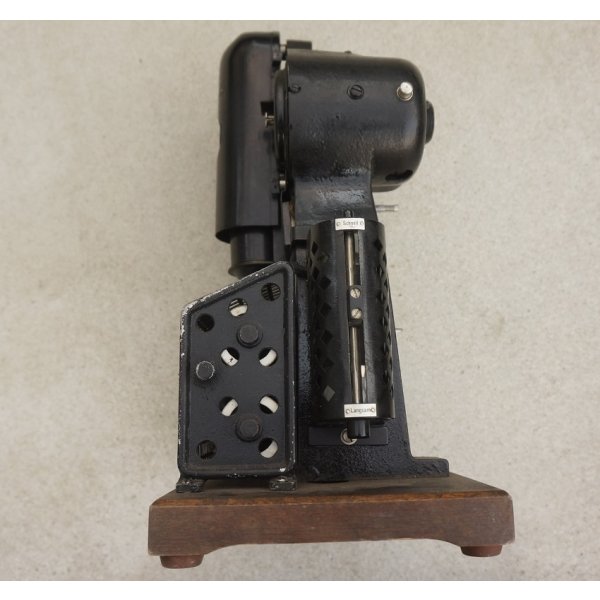 画像5: ドイツ第三帝国(ナチスドイツ)SS使用ツァイス・イコン製8mmフィルム用プロジェクター ケース入り (5)