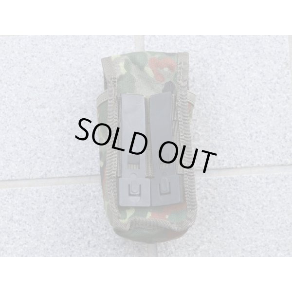 画像2: メーカー不明スモークグレネードポーチ ドイツ連邦軍(ドイツ軍)フレクター迷彩 新品 (2)