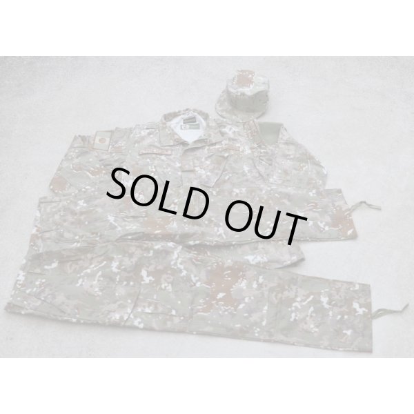 画像1: ペルー軍 戦闘服上下帽子セットUNIPAT迷彩SMALL新品 (1)