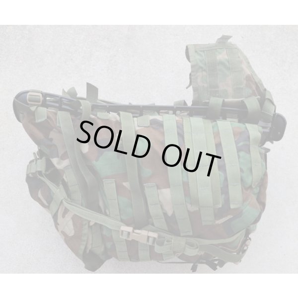 画像4: 米軍MOLLEIIラージリュックサック ウッドランド迷彩 (4)